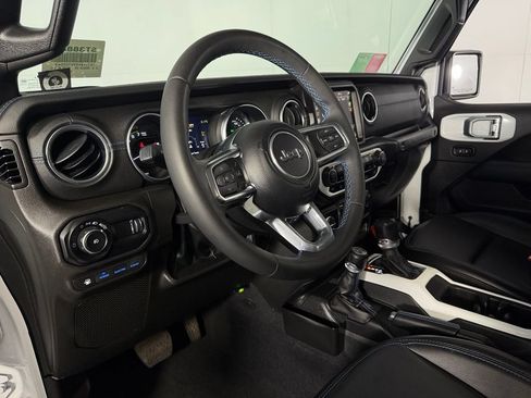 Used 2023 Jeep Wrangler Unlimited Rubicon 4xe AWD/4WD image 20