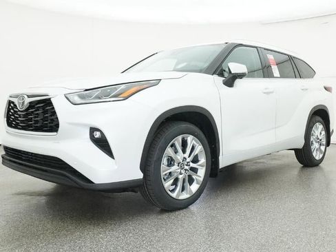 New 2026 Toyota Highlander Limited AWD/4WD image 17