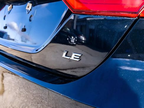 Used 2018 Toyota Camry LE FWD image 15