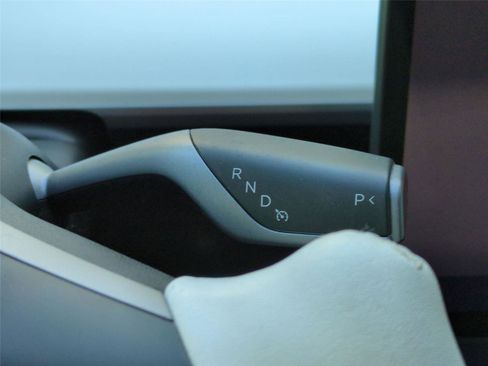 Used 2022 Tesla Model Y Long Range AWD/4WD image 12
