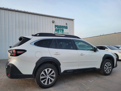 Used 2025 Subaru Outback Premium w/ Popular Package #1A image 7