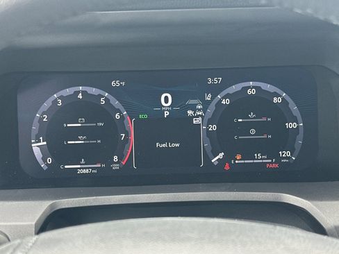 Used 2025 Toyota Tacoma TRD Sport AWD/4WD image 27