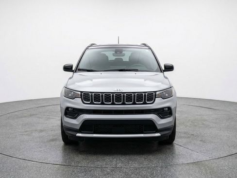 Used 2025 Jeep Compass Limited image 2