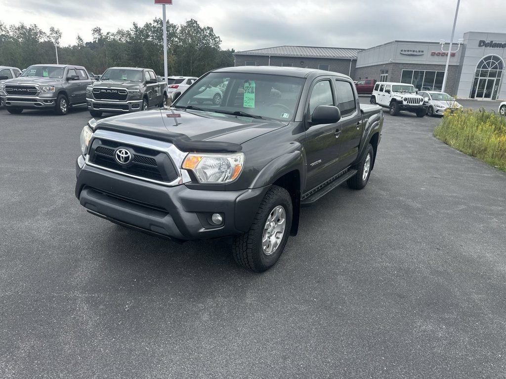Used 2015 Toyota Tacoma 4x4 Double Cab w/ SR5 Package image 4