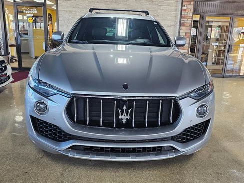 Used 2018 Maserati Levante GranLusso image 2