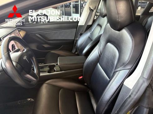 Used 2018 Tesla Model 3 Long Range RWD image 11