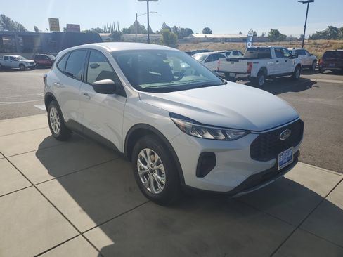 New 2025 Ford Escape Active w/ Active Premium Tech Pack image 7