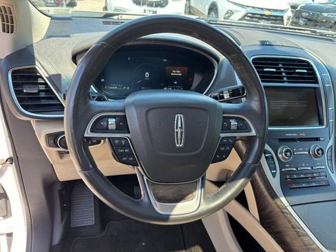 Used 2019 Lincoln Nautilus Select FWD image 17