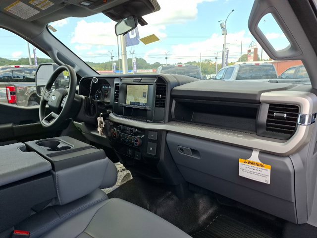 New 2026 Ford F550 4x4 Regular Cab Super Duty w/ XL Chrome Package image 33
