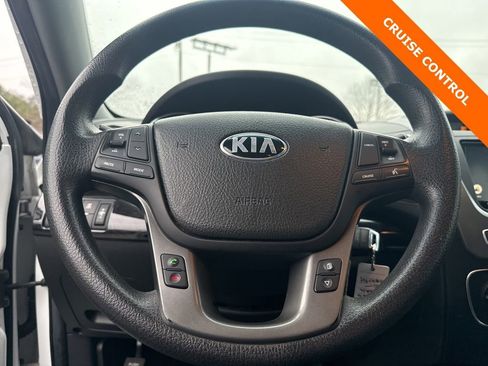 Used 2014 Kia Sorento LX image 7