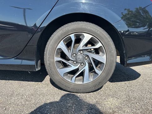 Used 2017 Honda Civic EX image 6