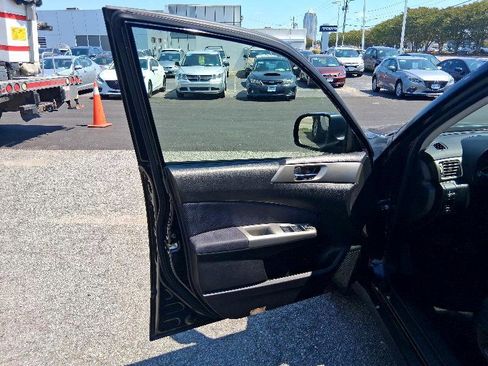 Used 2010 Subaru Forester 2.5X Premium image 11