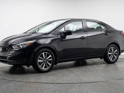 Used 2025 Nissan Versa SV FWD image 3