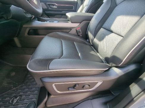 New 2026 RAM 1500 Laramie AWD/4WD image 9