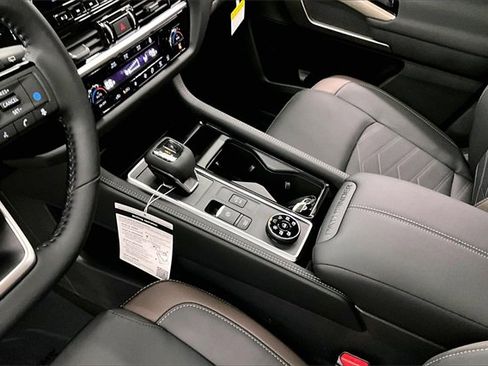 New 2025 Nissan Pathfinder Platinum w/ Lighting Package (N93) image 8