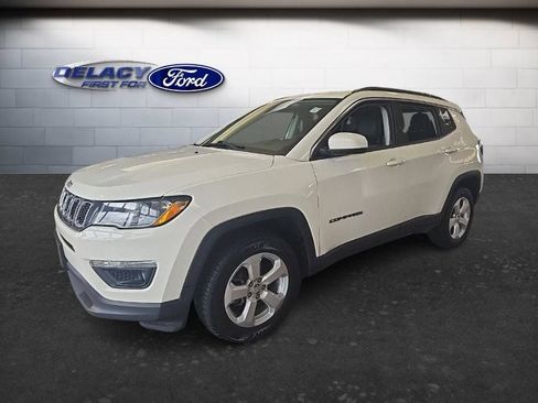 Used 2020 Jeep Compass Latitude w/ Cold Weather Group AWD/4WD image 2