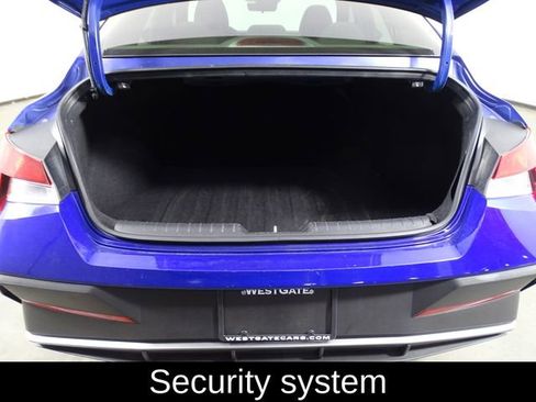 Used 2024 Hyundai Elantra SEL image 14