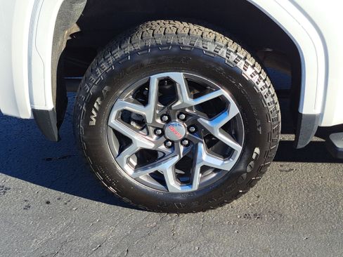 Used 2024 GMC Sierra 1500 SLT w/ SLT Premium Plus Package image 5