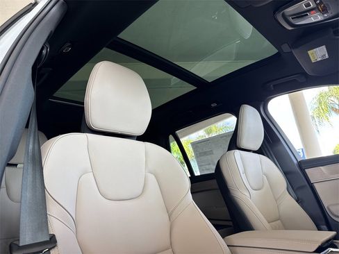 New 2026 Volvo XC90 B6 Plus w/ Protection Package Premier image 17