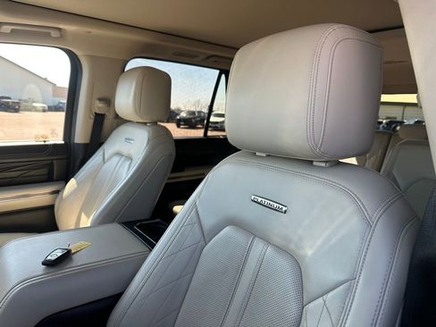 Used 2020 Ford Expedition Platinum image 3