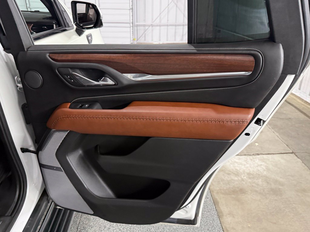 Used 2023 GMC Yukon Denali Ultimate AWD/4WD image 27