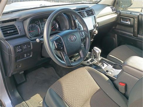 Used 2024 Toyota 4Runner TRD Off-Road AWD/4WD image 2
