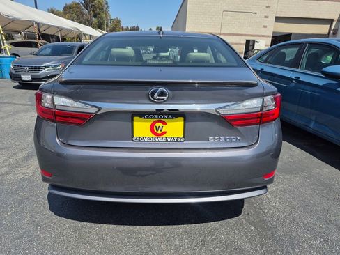 Used 2016 Lexus ES 300h w/ Luxury Package w/Wood Trim FWD image 7