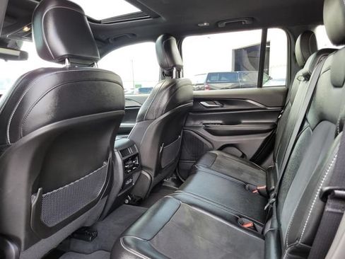 Used 2024 Jeep Grand Cherokee Altitude AWD/4WD image 25
