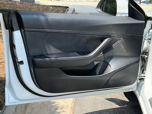 Used 2020 Tesla Model 3 Standard Range Plus RWD image 27