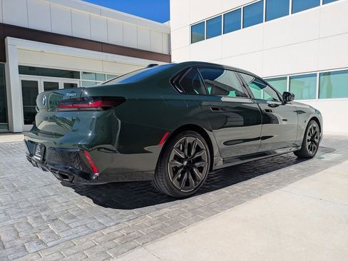 Used 2025 BMW 760i xDrive w/ Executive Package image 5