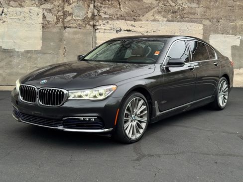 Used 2016 BMW 750i xDrive AWD/4WD image 9