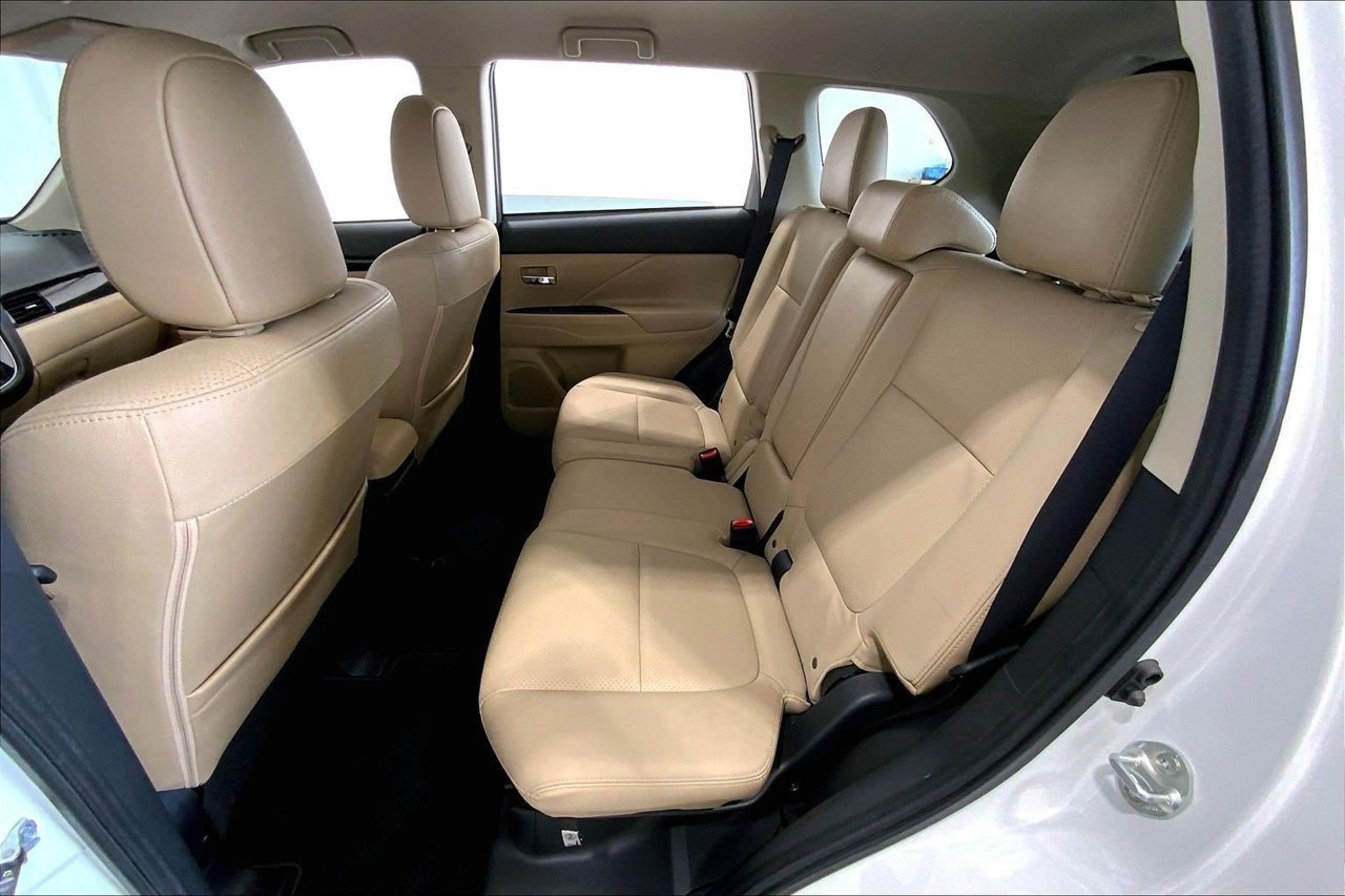Used 2017 Mitsubishi Outlander SEL FWD image 19