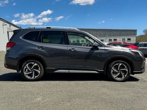 Used 2023 Subaru Forester Touring AWD/4WD image 2