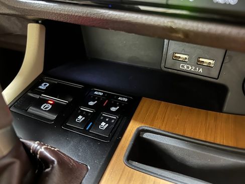 Used 2020 Lexus RX 450h AWD w/ Premium Package image 29