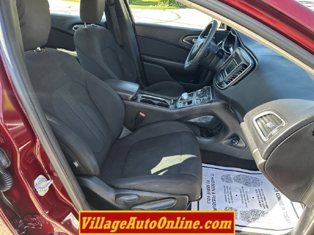 Used 2016 Chrysler 200 Limited FWD image 28