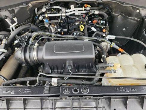Used 2023 Ford Explorer XLT w/ Equipment Group 202A AWD/4WD image 30