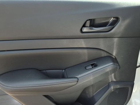 Used 2025 Nissan Altima 2.5 SV FWD image 10
