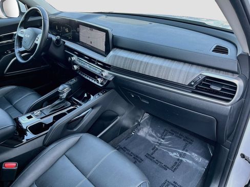 Certified 2023 Kia Telluride EX w/ EX Captain's Chair Package FWD image 35