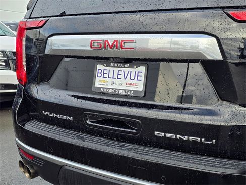 Used 2023 GMC Yukon XL Denali w/ Denali Reserve Package image 13