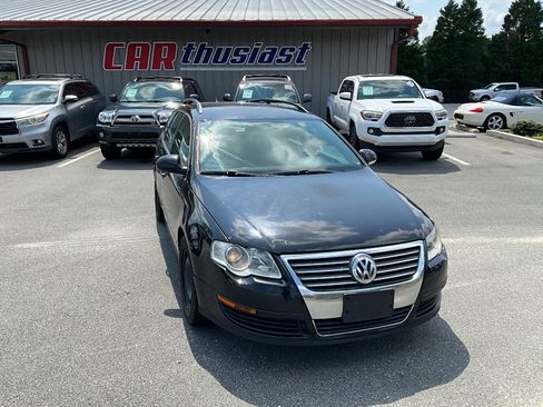 Used 2007 Volkswagen Passat 2.0T image 1