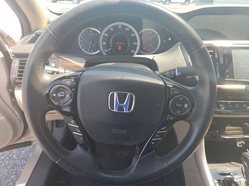 Used 2016 Honda Accord EX-L image 17