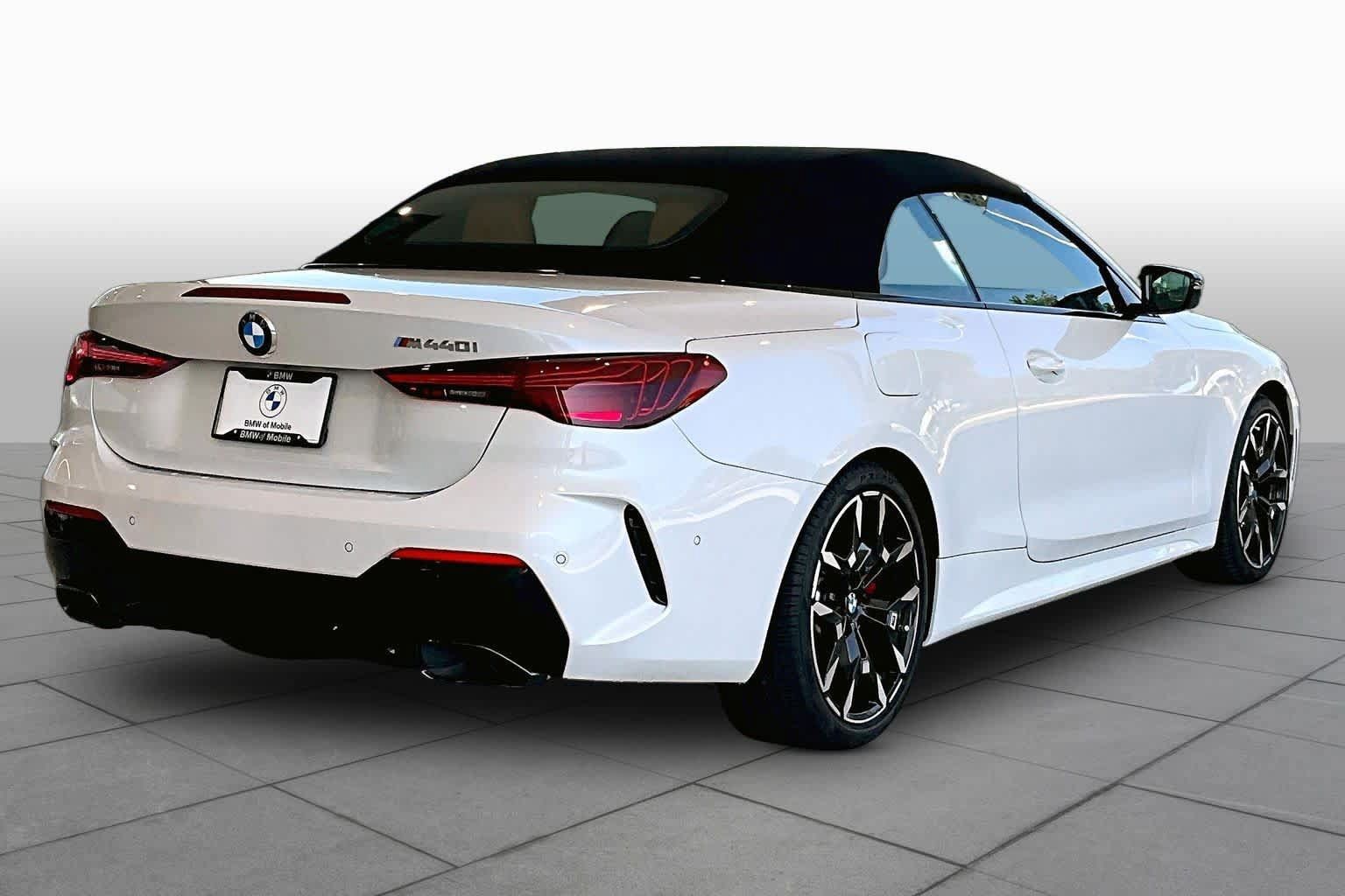 Used 2027 BMW M440i Convertible w/ Premium Package RWD image 12