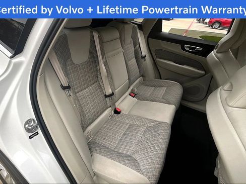 Used 2022 Volvo XC60 B5 Momentum image 34