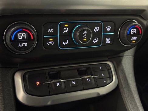 Certified 2023 GMC Acadia SLT w/ Trailering Package image 21