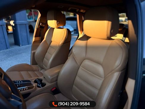 Used 2018 Porsche Macan S image 27