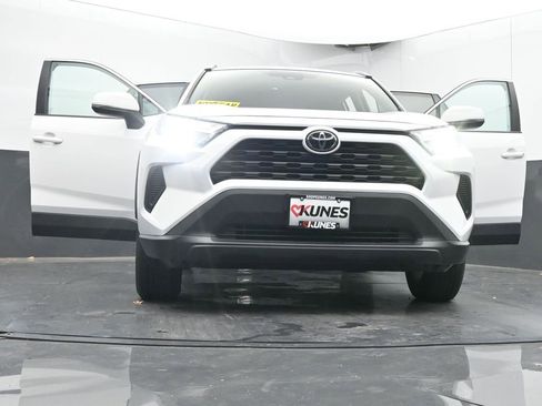 Used 2025 Toyota RAV4 XLE image 66