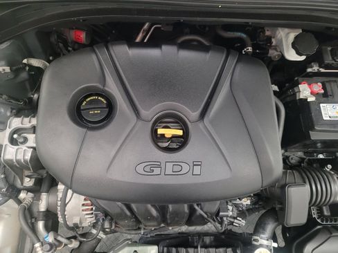 Used 2018 Hyundai Elantra GT FWD image 30