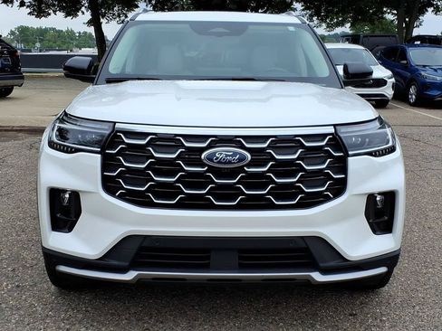 Used 2025 Ford Explorer Platinum w/ Ultimate Package AWD/4WD image 8