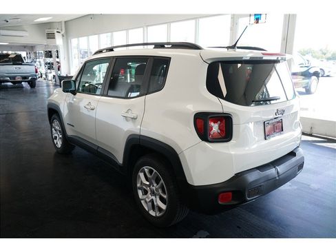 Used 2017 Jeep Renegade Latitude image 5