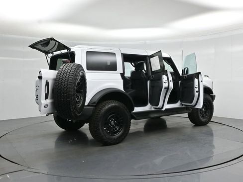 New 2026 Ford Bronco Outer Banks w/ Sasquatch Package AWD/4WD image 5